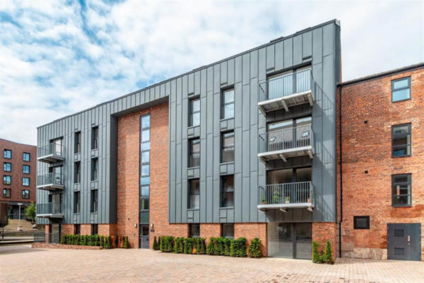 Spectus Spectus Elite 70 flush tilt and turn windows specified for exceptional iconic development.